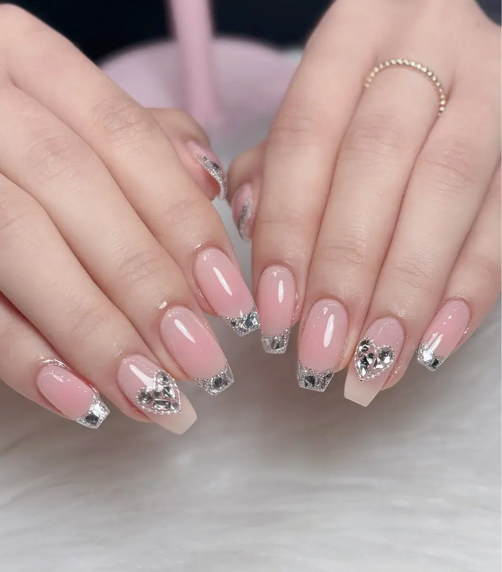 ネイル オーロラネイル チークネイル フットネイル フレンチネイル ジェルネイル ハンドネイル Nichi Nailsのネイルデザイン