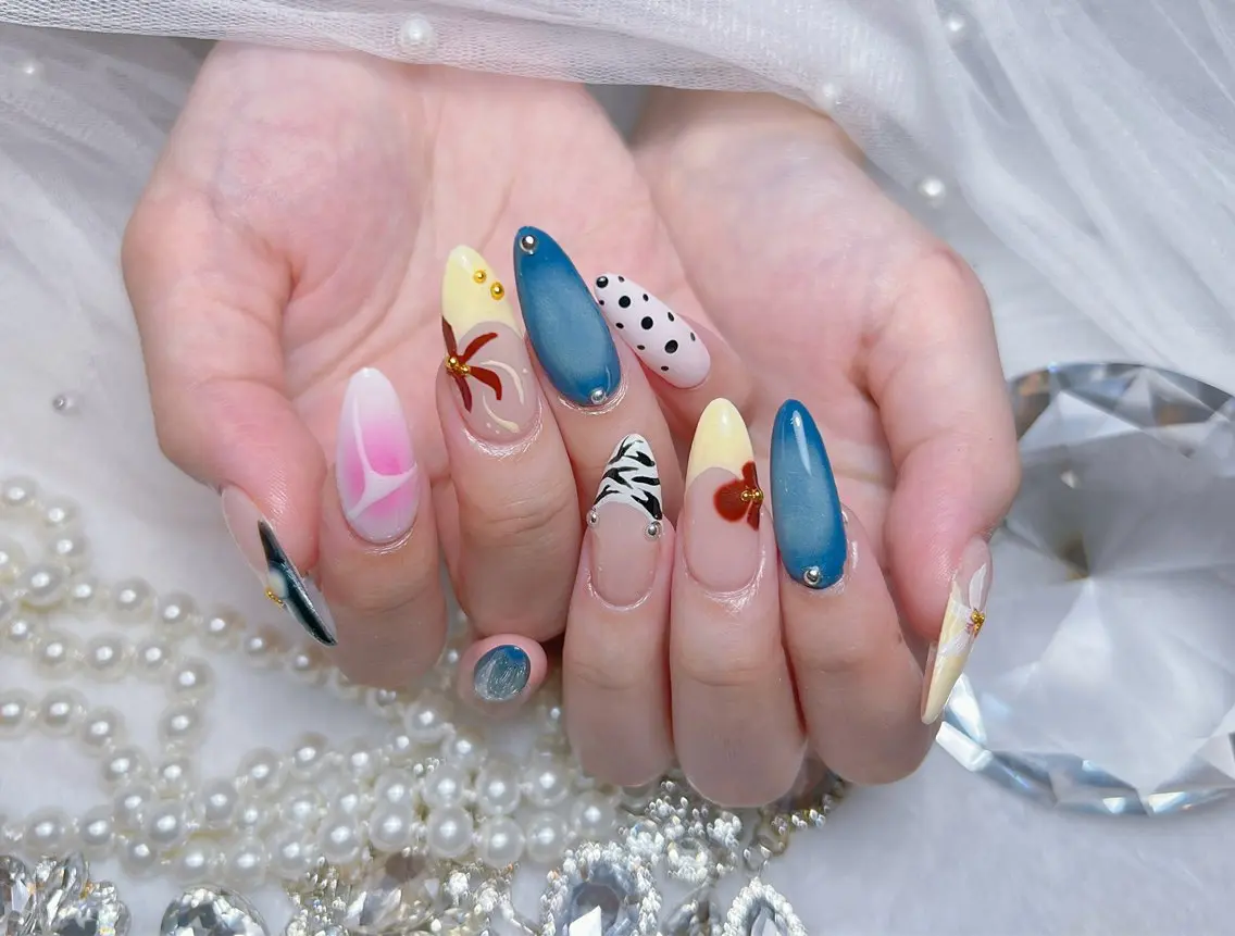 ネイル アートネイル オーロラネイル チークネイル 長さ出し フットネイル Miya _nailのネイルデザイン