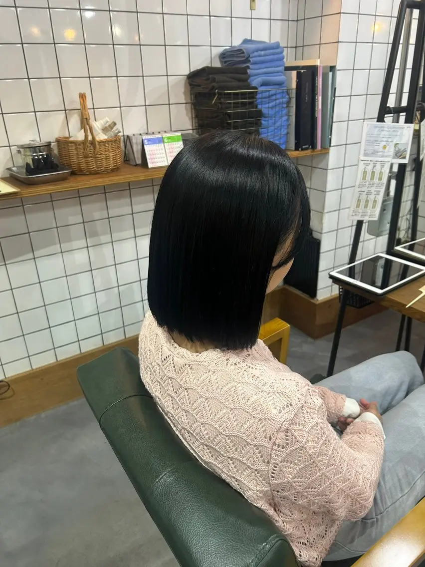 ミディアム カラー 倉本 美優のヘアスタイル