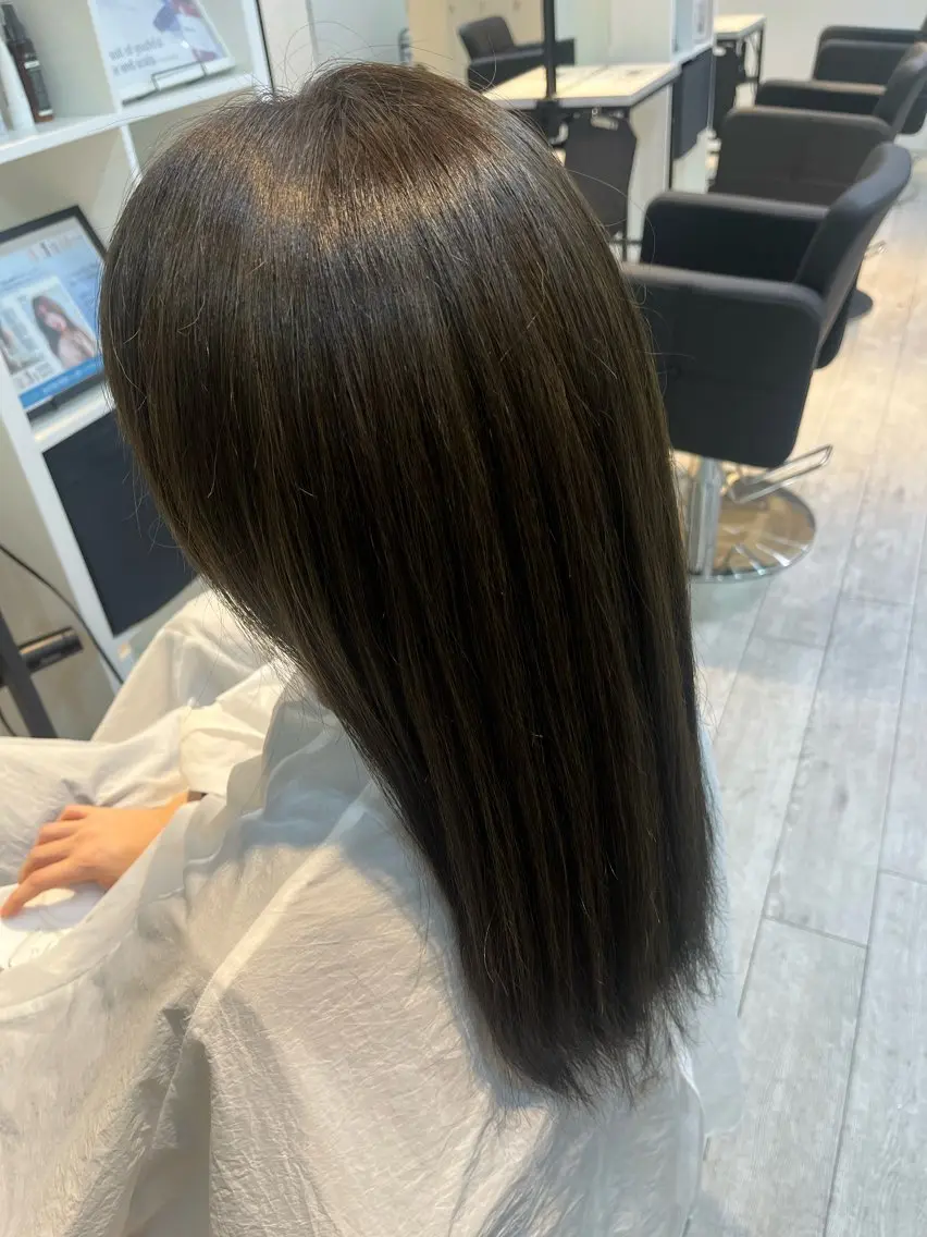 カラー 山口 留奈のヘアスタイル