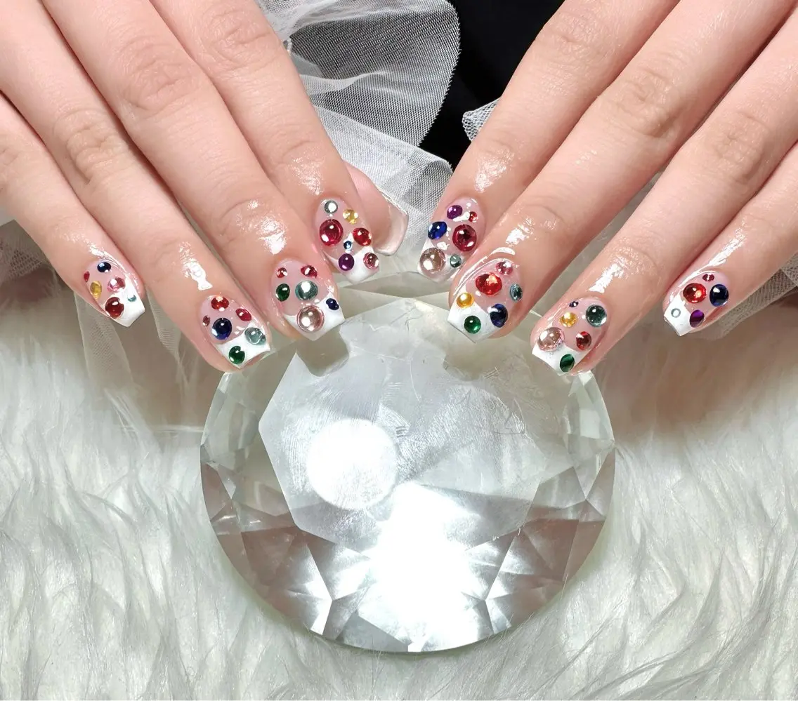 ネイル 持ち込み ストーンネイル ハンドネイル untitled Mariのネイルデザイン