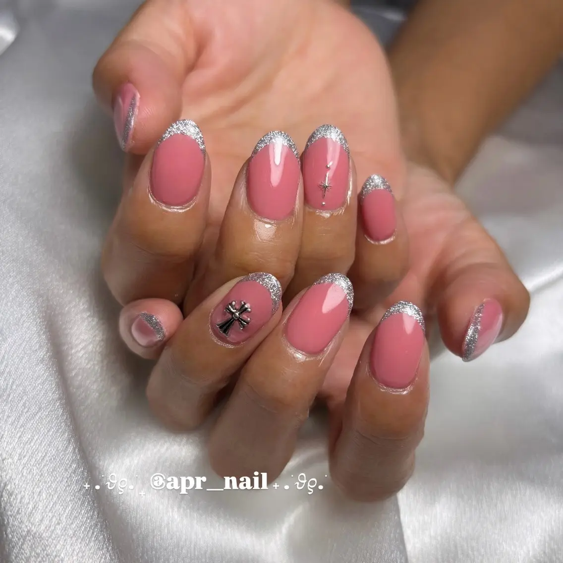 ネイル フレンチネイル ラメ(グリッター) シルバー Nailsalon apricotのネイルデザイン