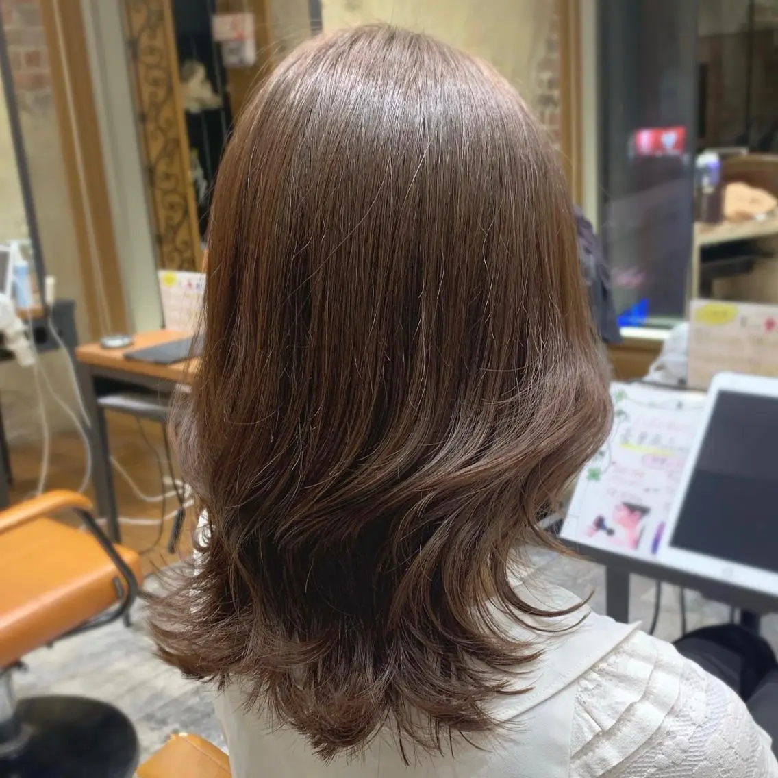 ミディアム ミディアムレイヤー くびれヘア レイヤーカット カット トリートメント 🧡くびれヘア/前髪 顔周り🧡久原結衣のヘアスタイル