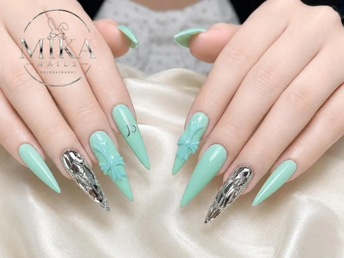 ネイル アートネイル フレンチネイル キラキラネイル 韓国ネイル ロングネイル ハンドネイル Mika Nails 心斎橋のネイルデザイン