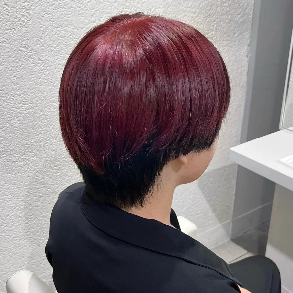 カラー メンズ ヘアカラー ハイトーン×推し カラー💫Miyuのヘアスタイル
