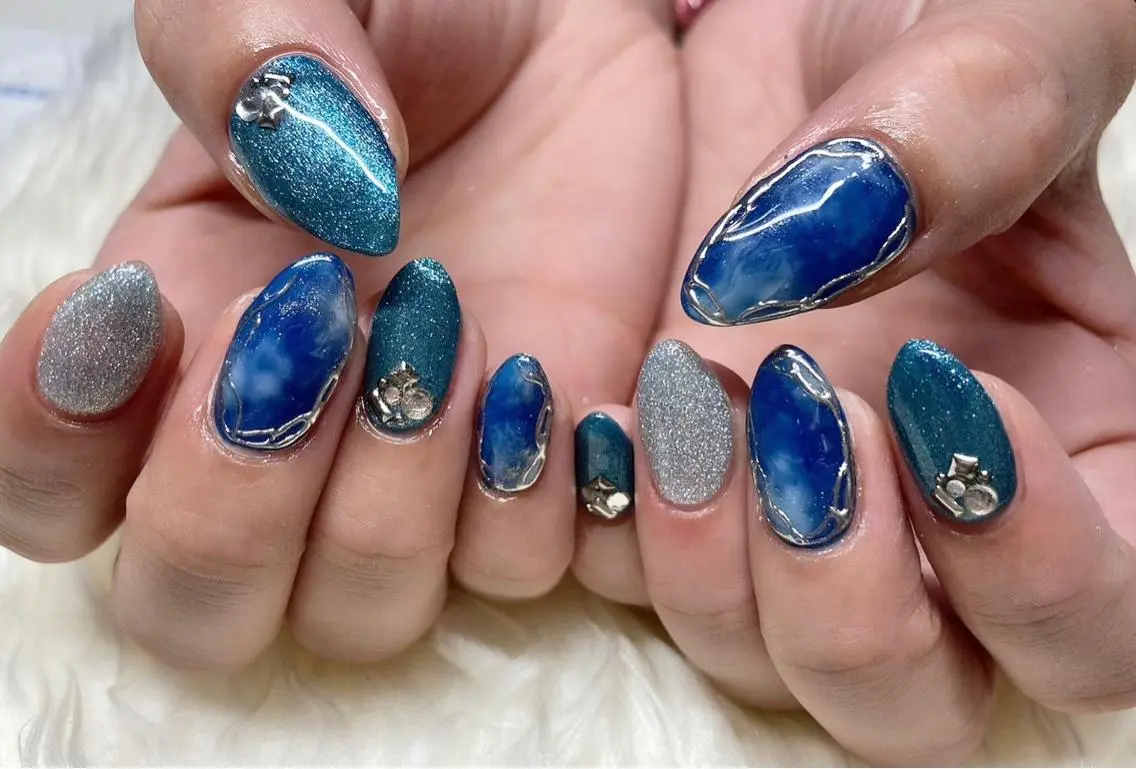 ネイル ジェルネイル パラジェル 冬ネイル クリスマス Nail&eye Belire 新宿のネイルデザイン