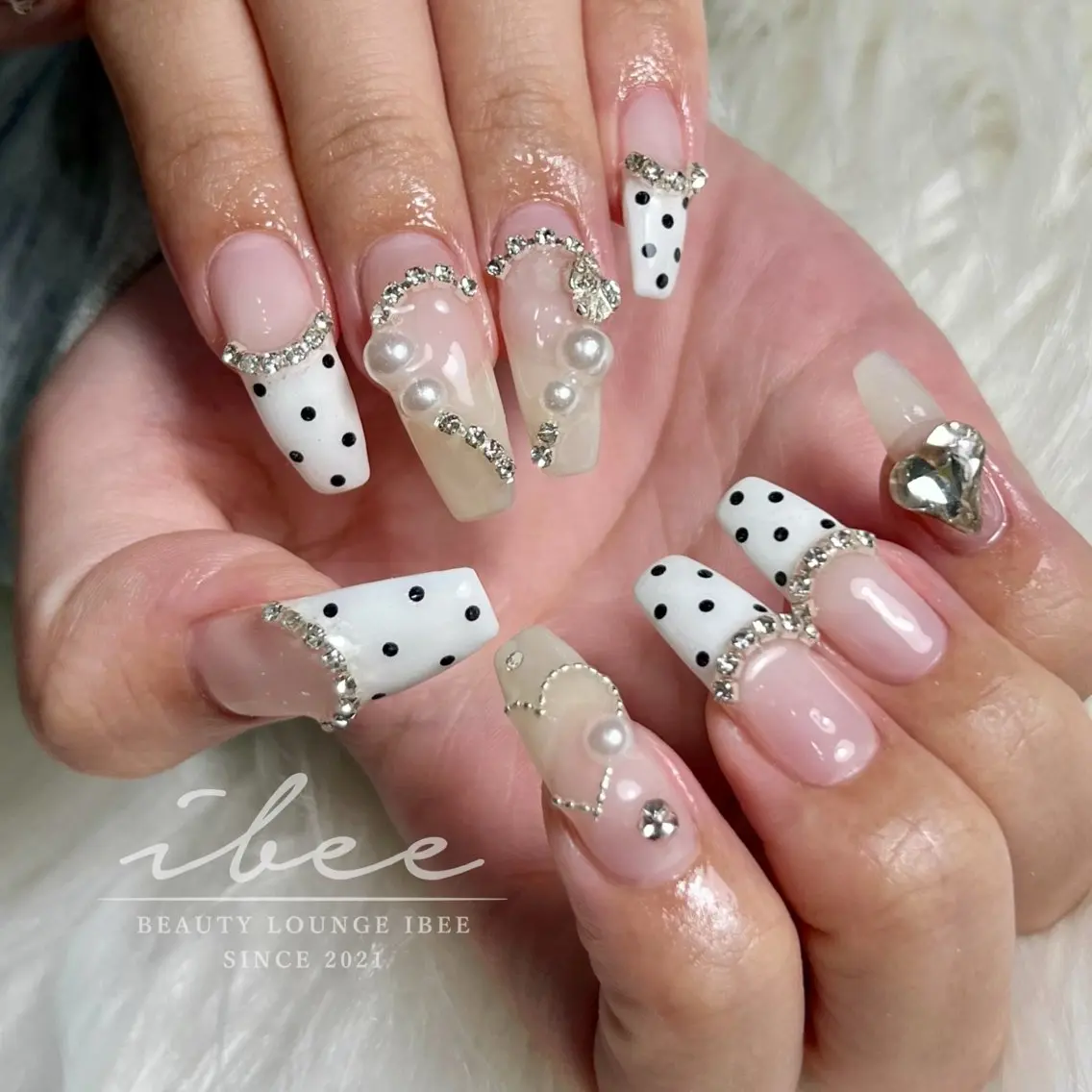 ネイル ハンドネイル ibee nail 🤍yumiのネイルデザイン