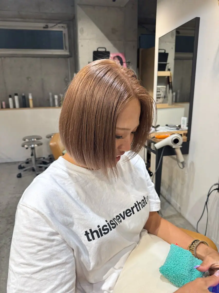 ミディアム カラー カット ヘアカラー 谷本虎太郎 レイヤー🌈ボブのヘアスタイル