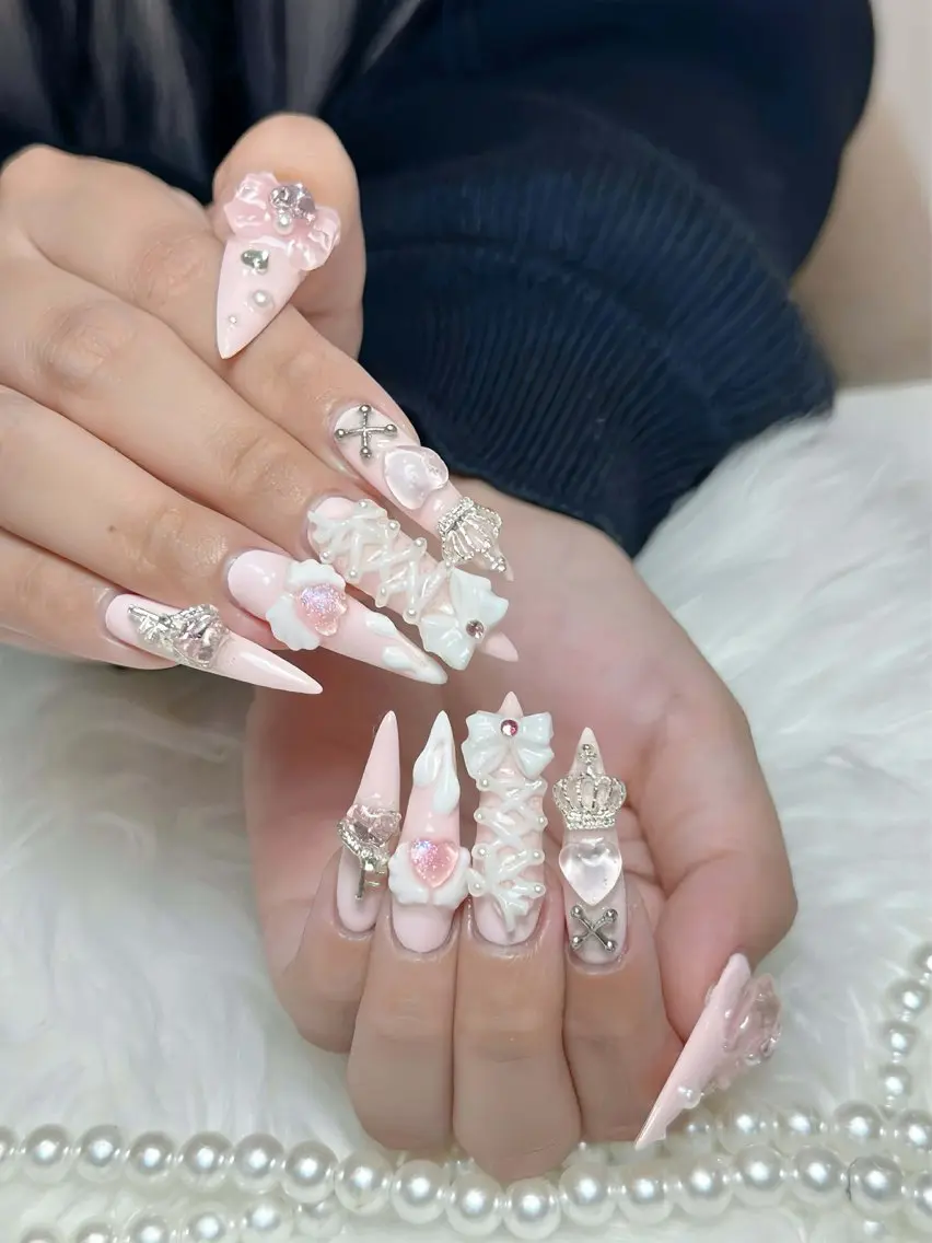 ネイル チークネイル ドット フレンチネイル グラデーション ハート ハンドネイル Julli NailStudioのネイルデザイン