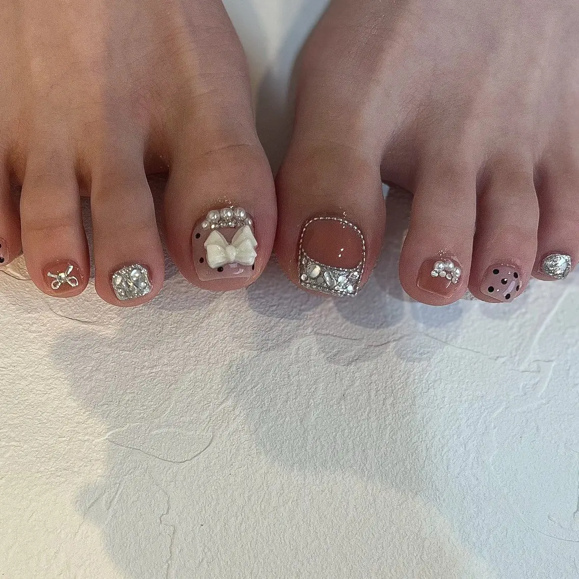 ネイル フットネイル nailsalon ULLのネイルデザイン