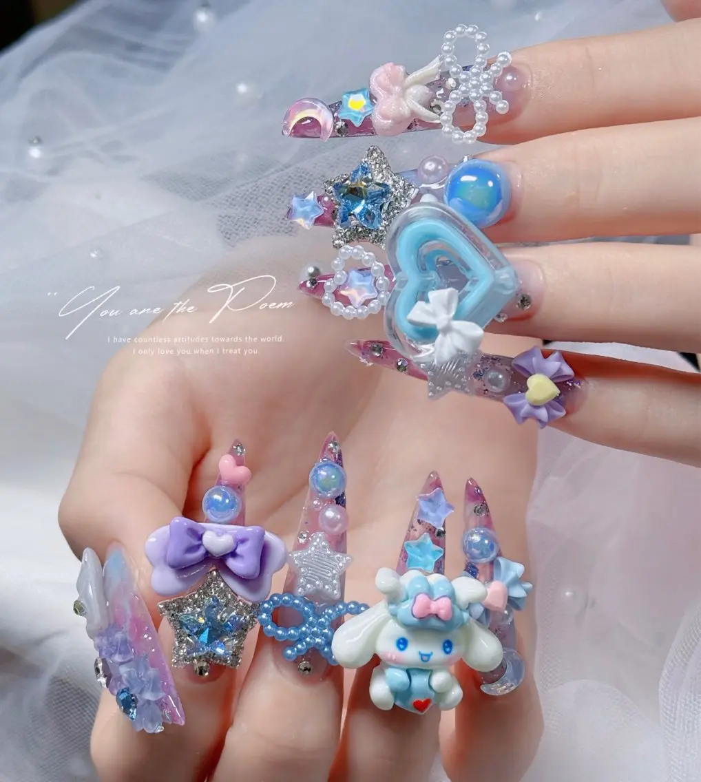 ネイル オーロラネイル フレンチネイル ジェルネイル ハロウィン キラキラネイル H.baby Nail Salonのネイルデザイン