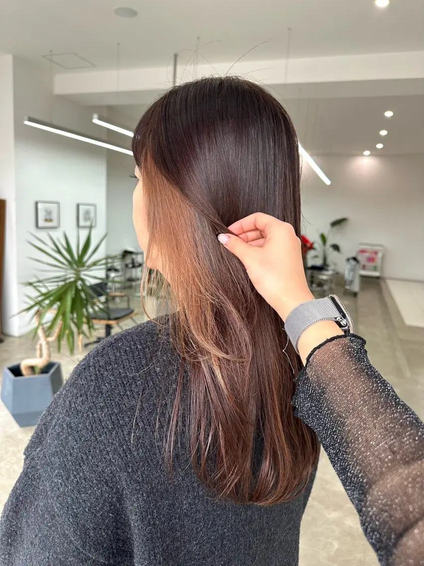 ロング YOSHINO AIKOのヘアスタイル