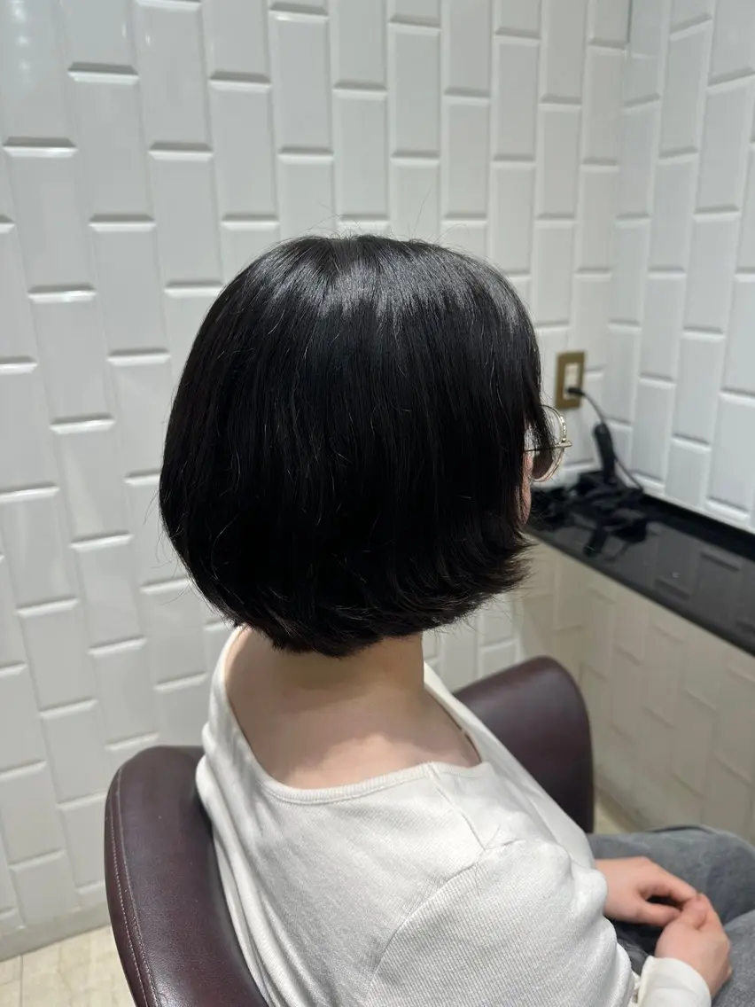 ショート 岡 咲穂のヘアスタイル
