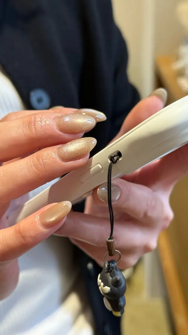 ネイル 氷ネイル・うるうるネイル マグネットネイル ニュアンスネイル ハンドネイル Nail Salon Luanaのネイルデザイン