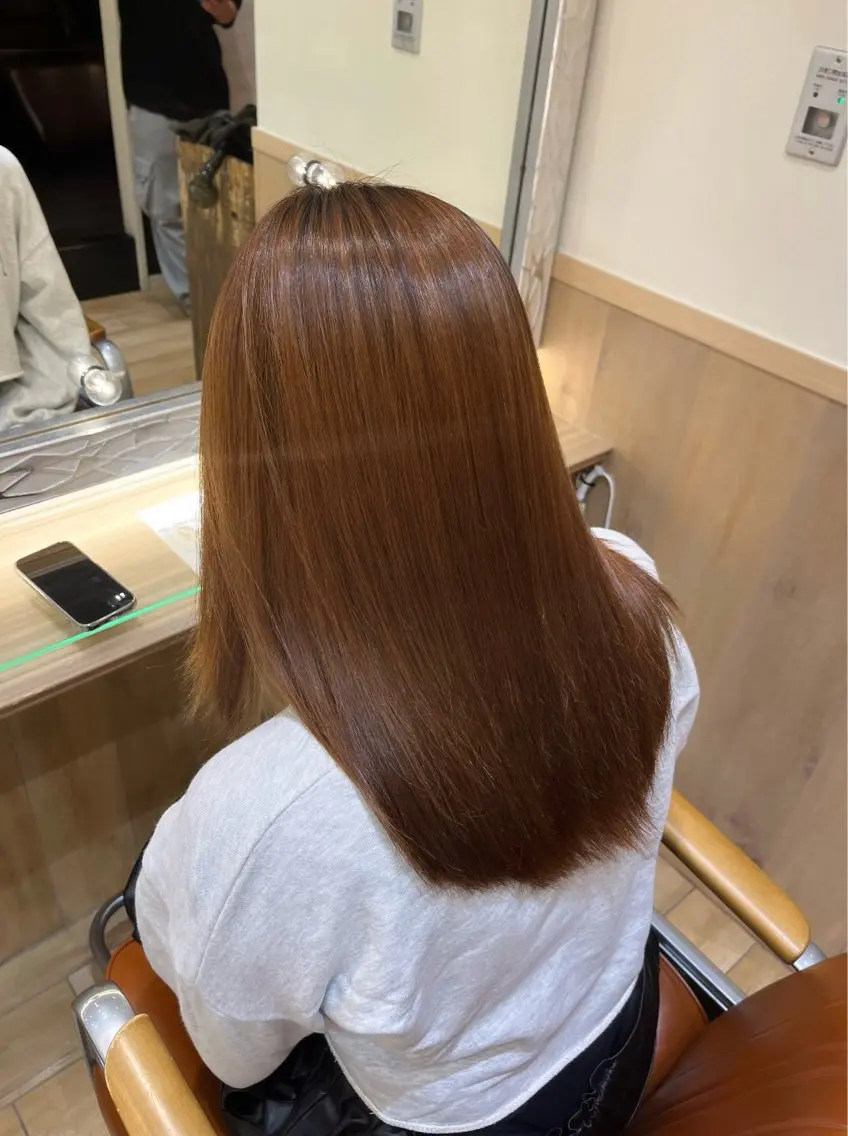 セミロング 新宿 愛香のヘアスタイル
