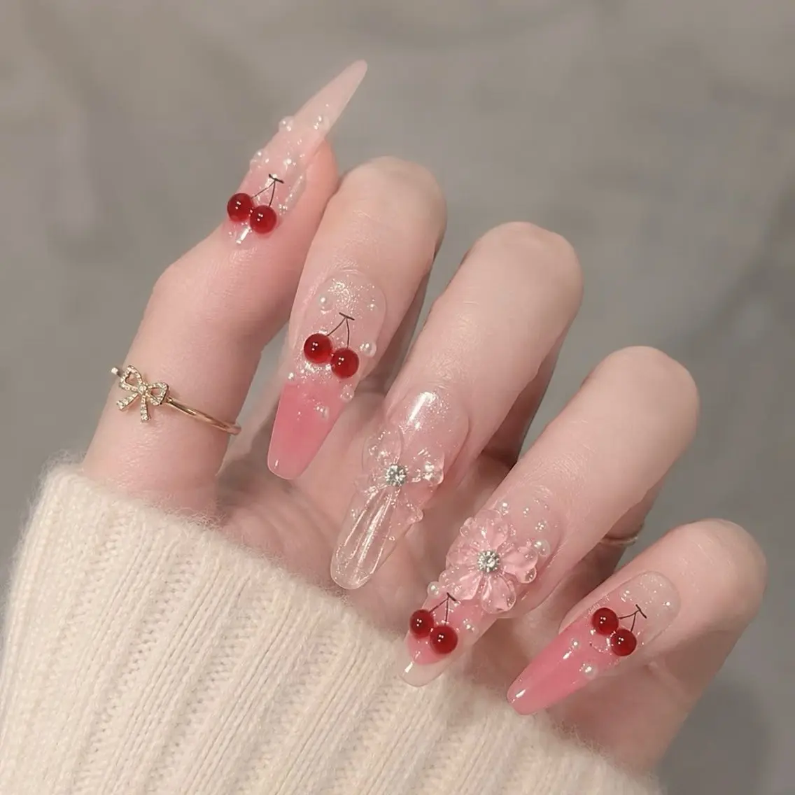 ネイル フラワーネイル ジェルネイル キラキラネイル 韓国ネイル ロングネイル ハンドネイル Blingg NailStudioのネイルデザイン