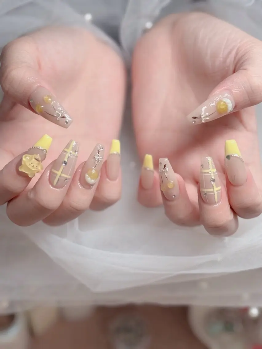 ネイル フレンチネイル ジェルネイル ハロウィン キラキラネイル 韓国ネイル H.baby Nail Salonのネイルデザイン