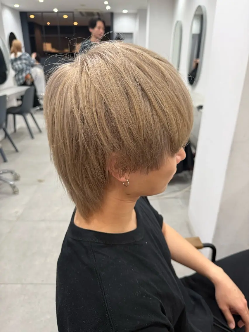 カラー メンズ 志賀 美月のヘアスタイル