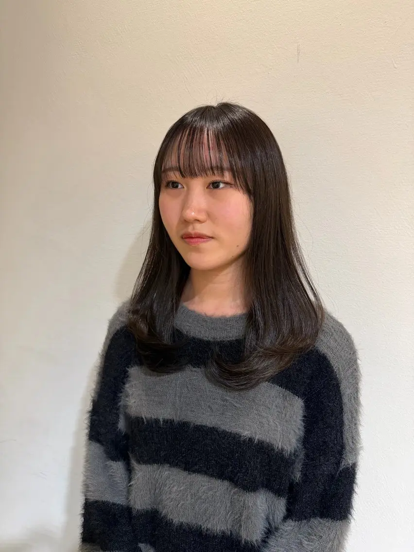 セミロング カラー カット ヘアカラー トリートメント 塩澤 榛奈のヘアスタイル