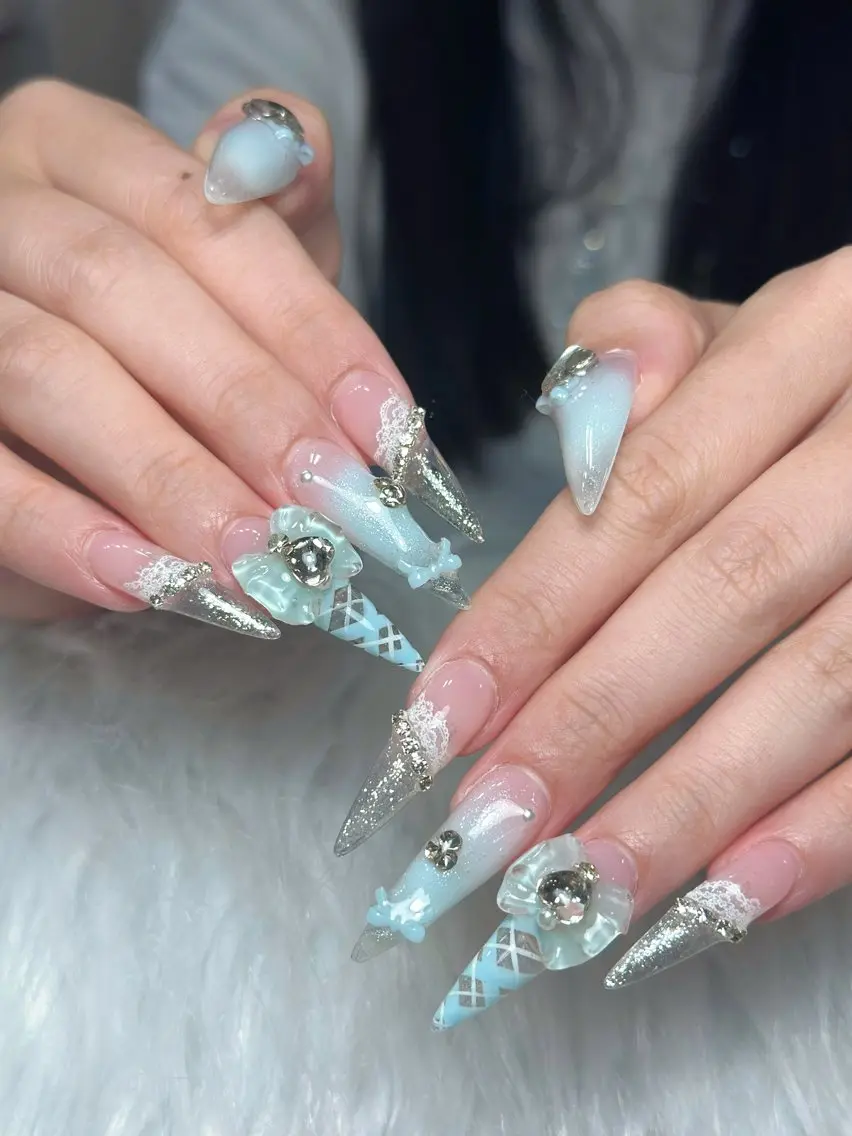 ネイル チークネイル ドット フレンチネイル グラデーション 韓国ネイル ハンドネイル Lisa Nail Salonのネイルデザイン