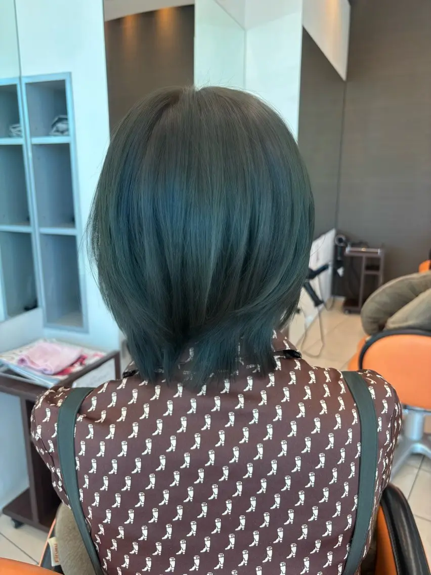 ショート カラー ヘアカラー 米本 実桜のヘアスタイル