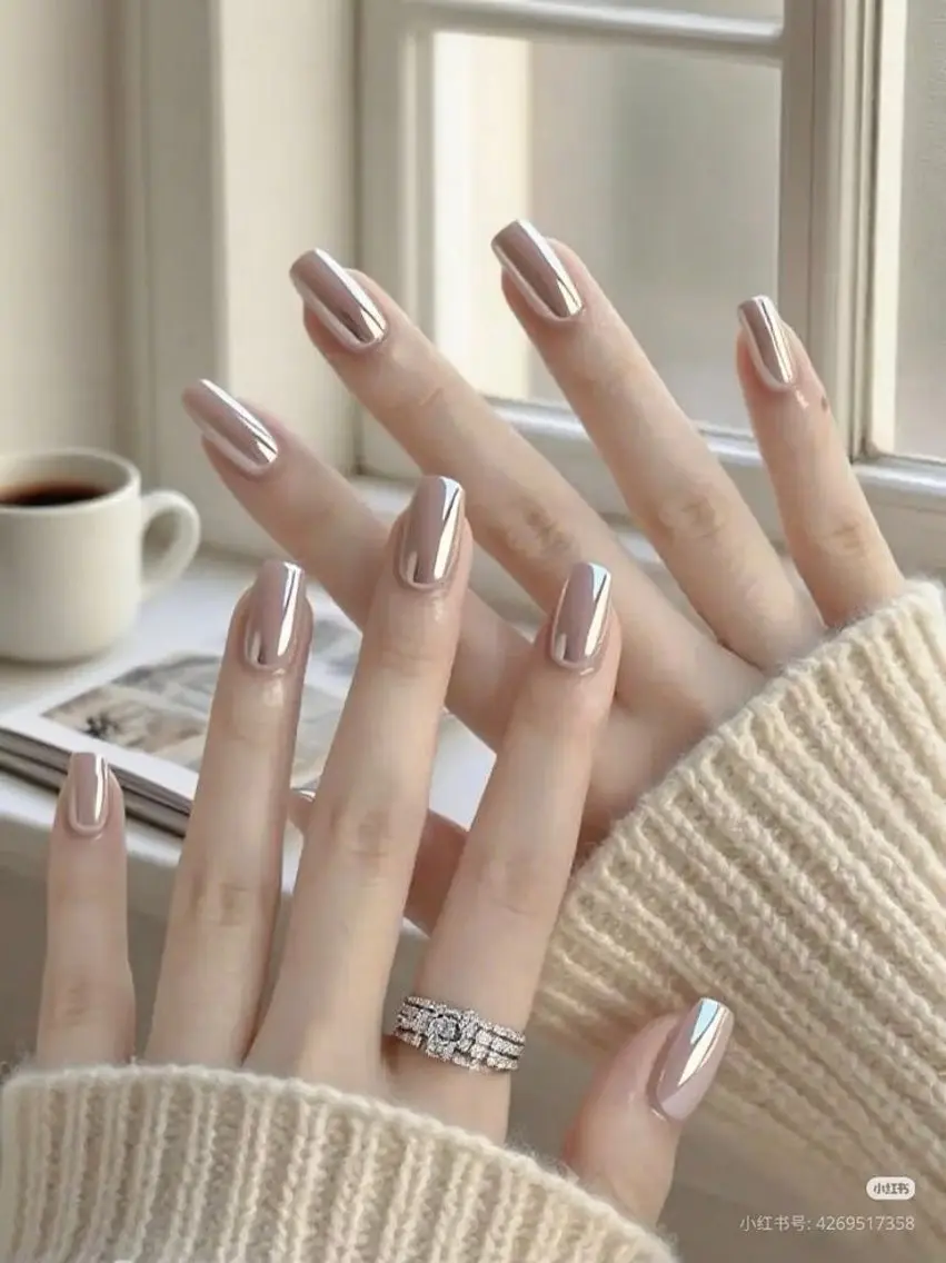 ネイル フレンチネイル キラキラネイル マグネットネイル ミラーネイル ニュアンスネイル ハンドネイル Tira Nailのネイルデザイン