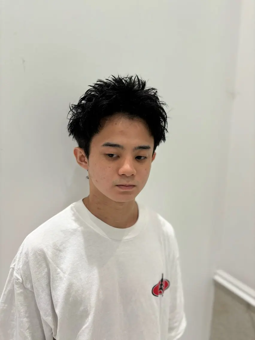 メンズ スパイキーショート カット 下村 琉弥のヘアスタイル