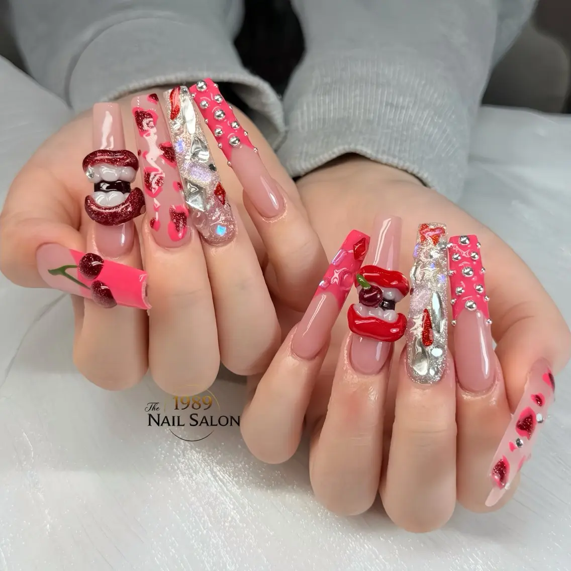 ネイル ロングネイル スーパーロングネイル ハンドネイル The 1989 Nail Salonのネイルデザイン