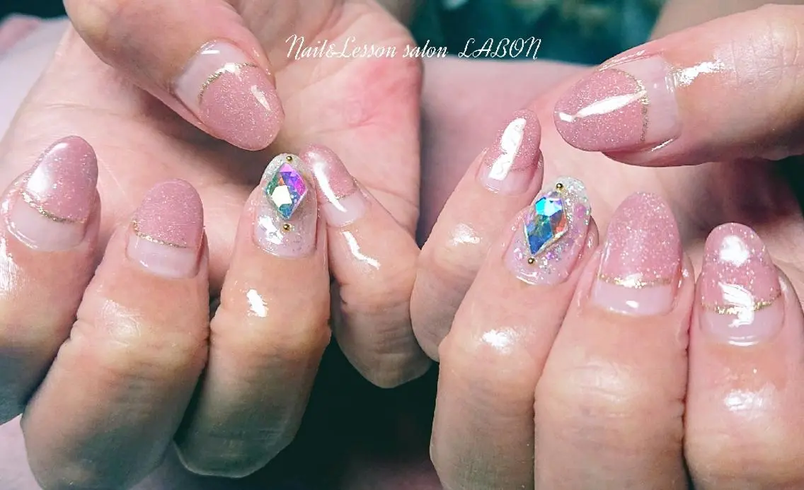 ネイル キラキラネイル ストーンネイル Nail salon LABONのネイルデザイン