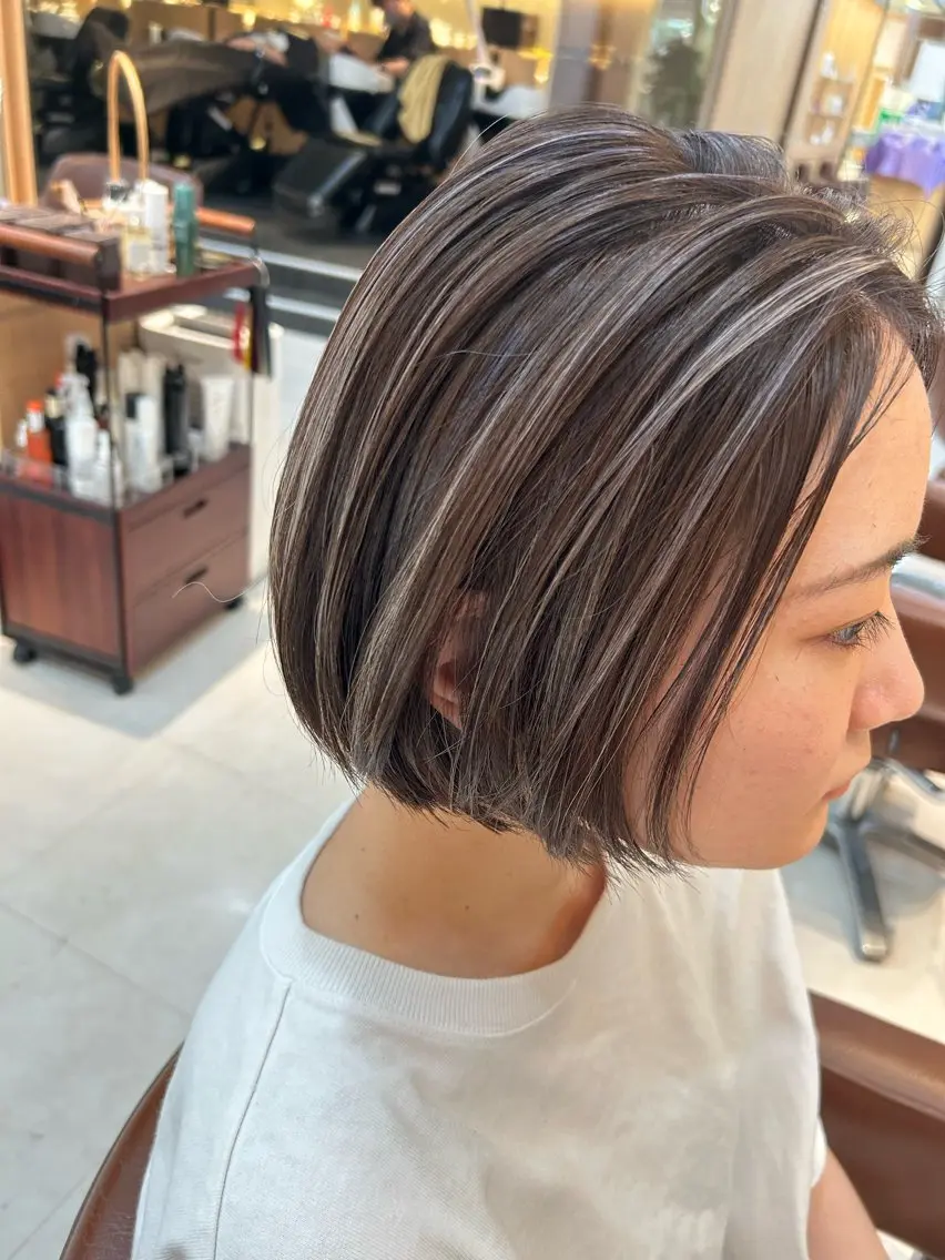 ミディアム カラー 大八木 美咲のヘアスタイル