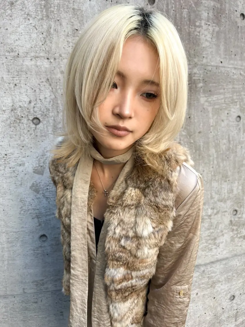 ショート カラー スギヤマ シユのヘアスタイル