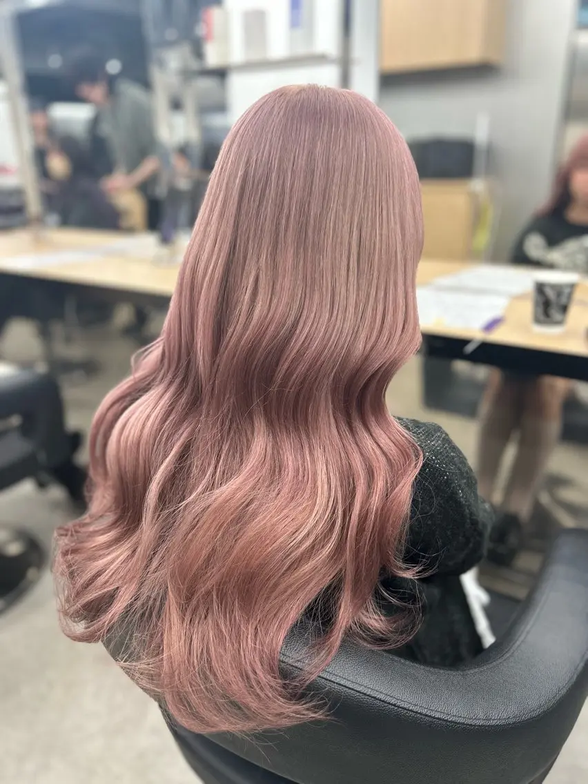 ロング カラー ヘアカラー トリートメント ヘッドスパ ヘアセット YUKA🤍ベージュ /ミルクティーのヘアスタイル