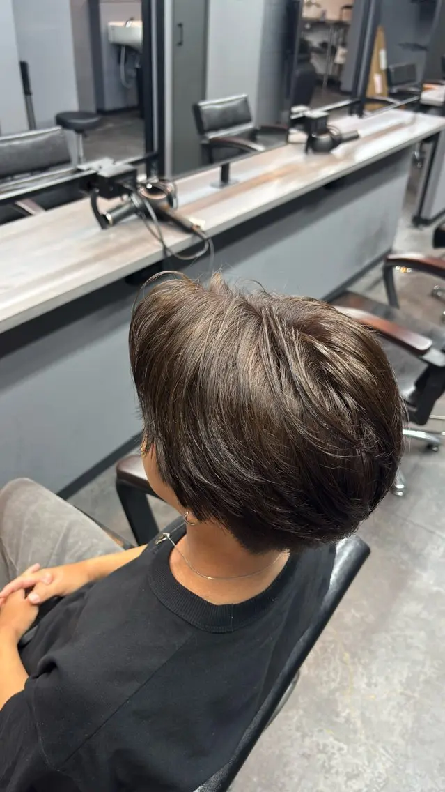 カラー メンズ メンズブリーチ ブリーチ ブラウンカラー ダークブラウン ヘアカラー 内山 拓実のヘアスタイル