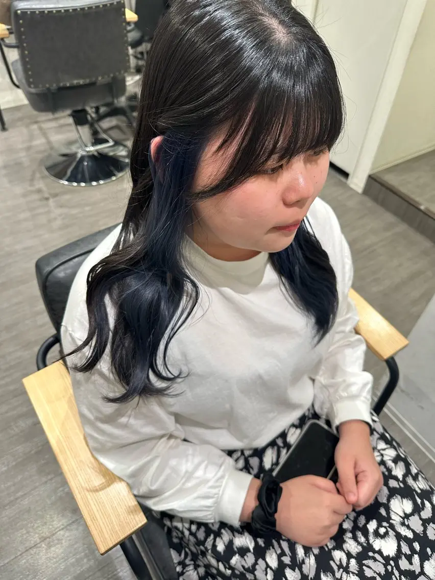 セミロング カラー ブリーチ ブルーカラー ネイビーカラー 艶髪レイヤー上田 紗也🇰🇷💗のヘアスタイル