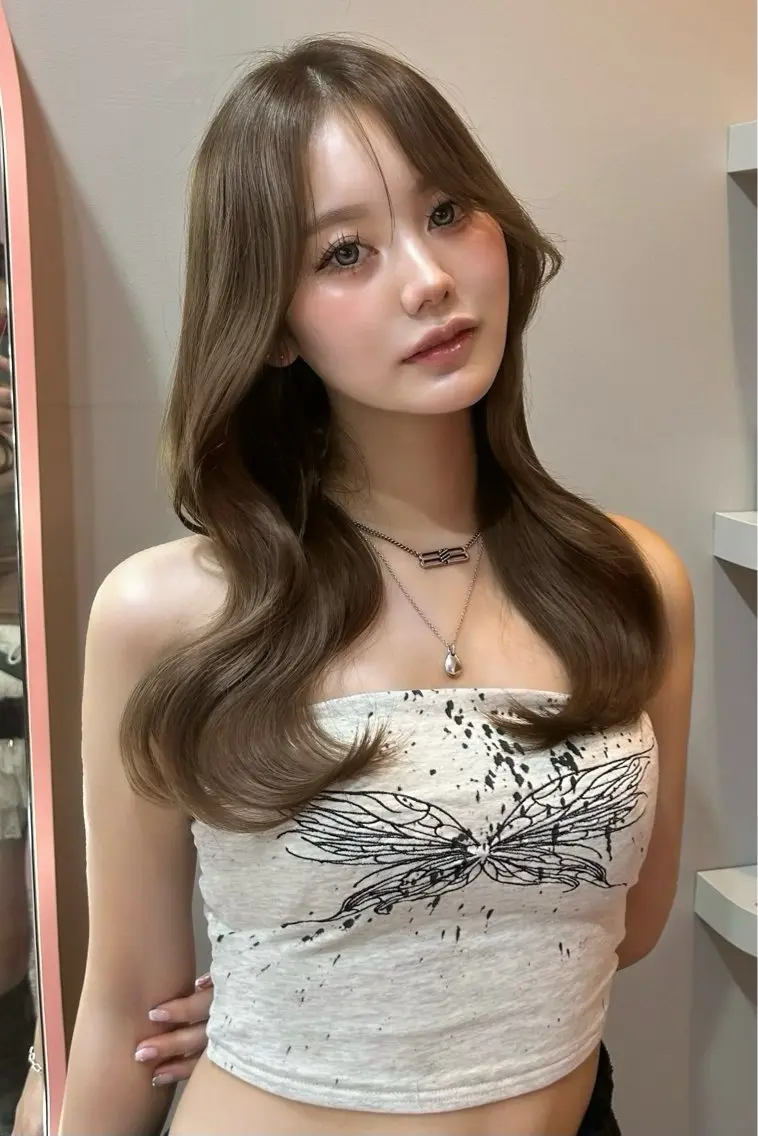 ロング カラー ベージュカラー ブリーチ ダブルカラー ブリーチなしカラー 小顔カット カット ヘアカラー トリートメント 表参道/ワンホンヘア SAAYA🖤のヘアスタイル