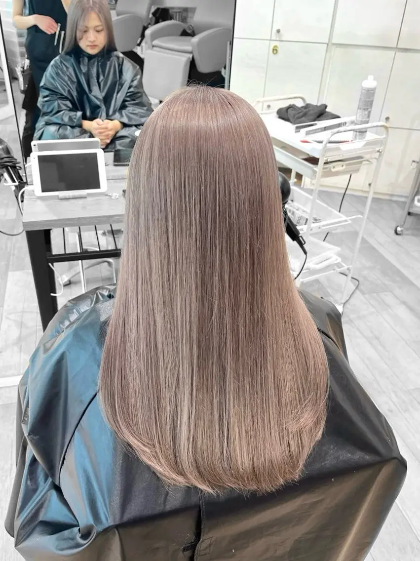 ロング カラー ブリーチ グレージュ 🤎HAZUKI🤎 ハイトーン✨のヘアスタイル