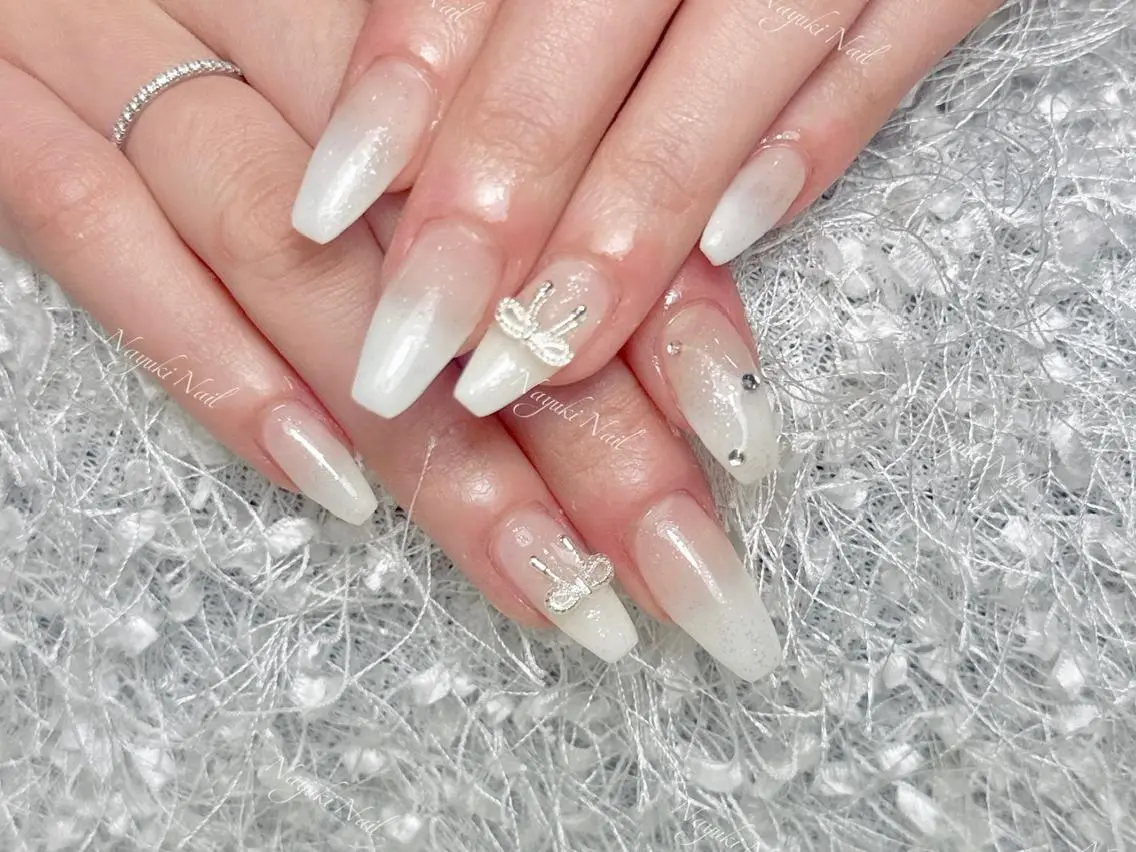 ネイル 🦋 Queenieのネイルデザイン