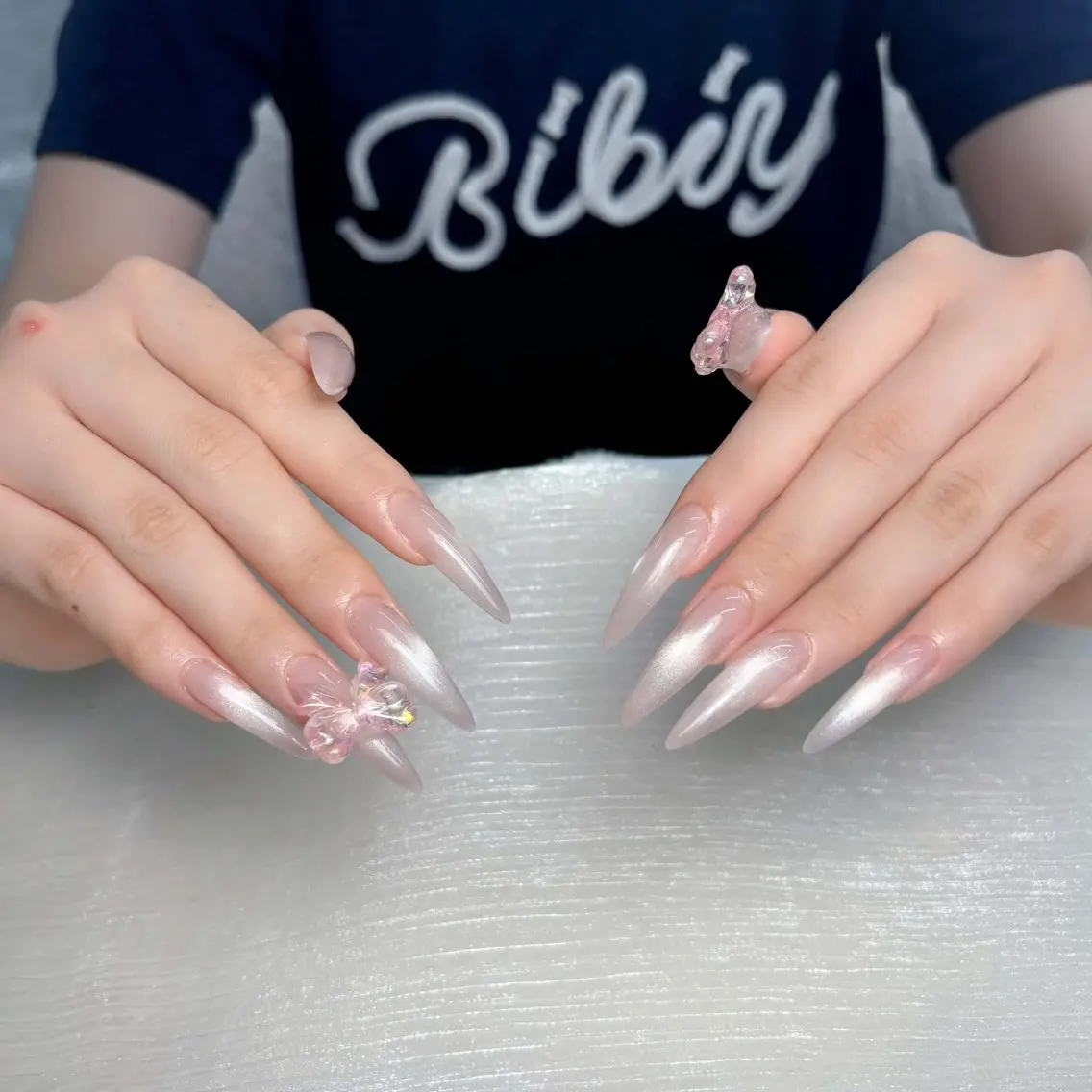 ネイル オーロラネイル チークネイル フラッシュネイル フレンチネイル ジェルネイル ハンドネイル Hann Nailのネイルデザイン