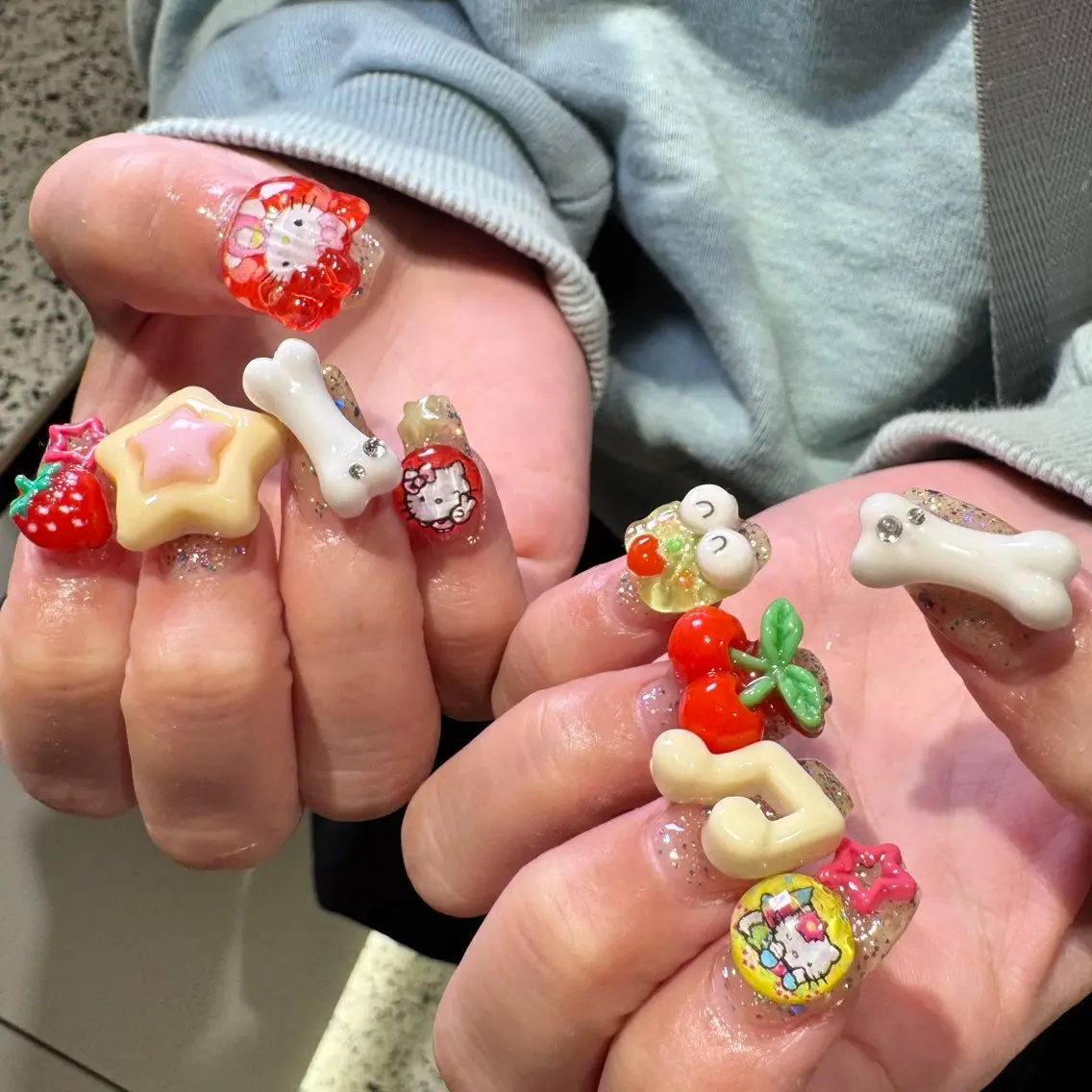 ネイル ハンドネイル RIEKO🍒 ワンホン♡推しネイルのネイルデザイン