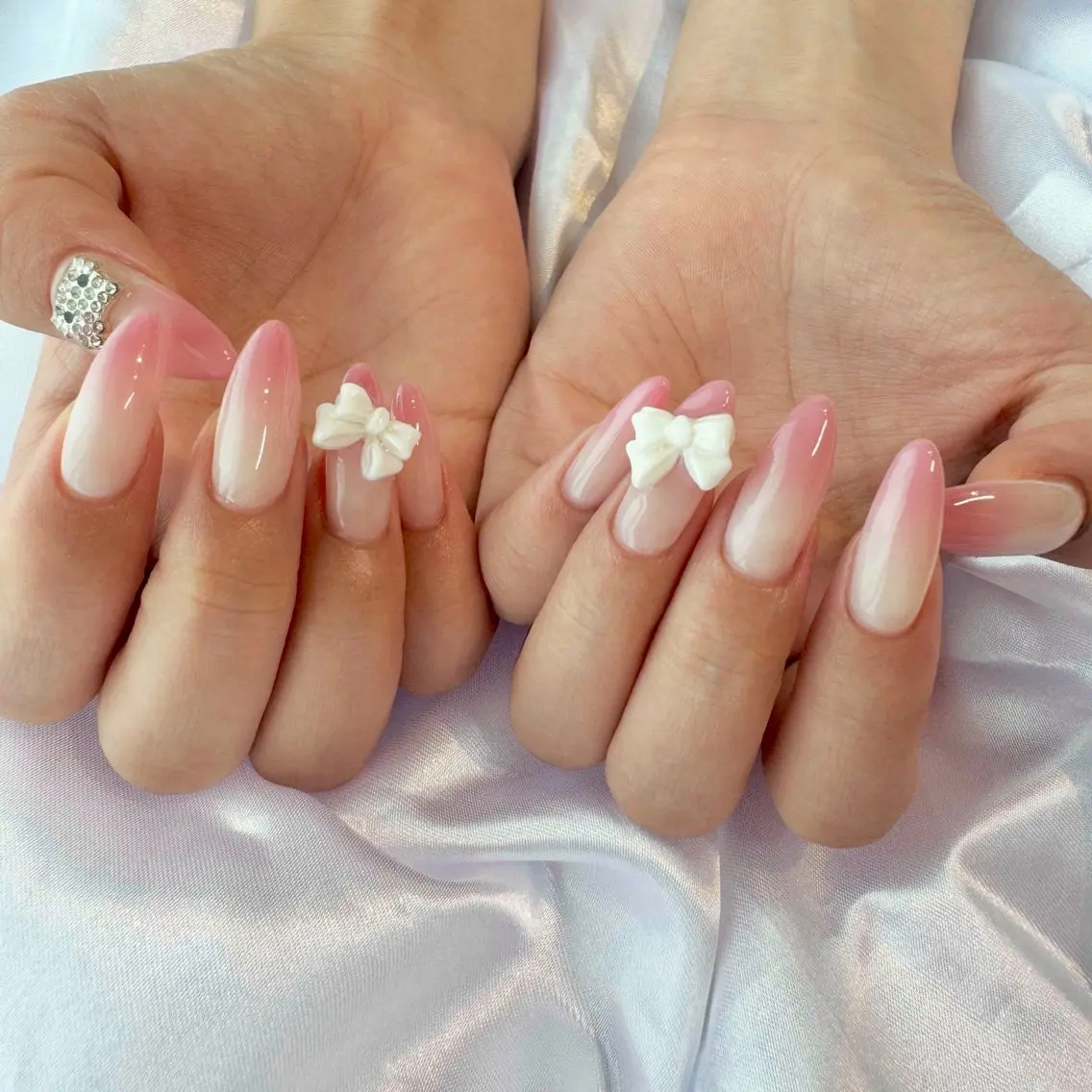 ネイル ガーリー ハンドネイル nail salon e'mu💐のネイルデザイン