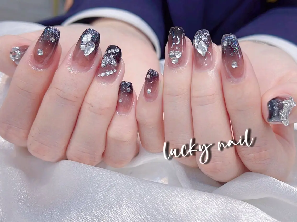 ネイル チークネイル 長さ出し ジェルネイル マグネットネイル 持ち込み Lucky nail 小林和希のネイルデザイン