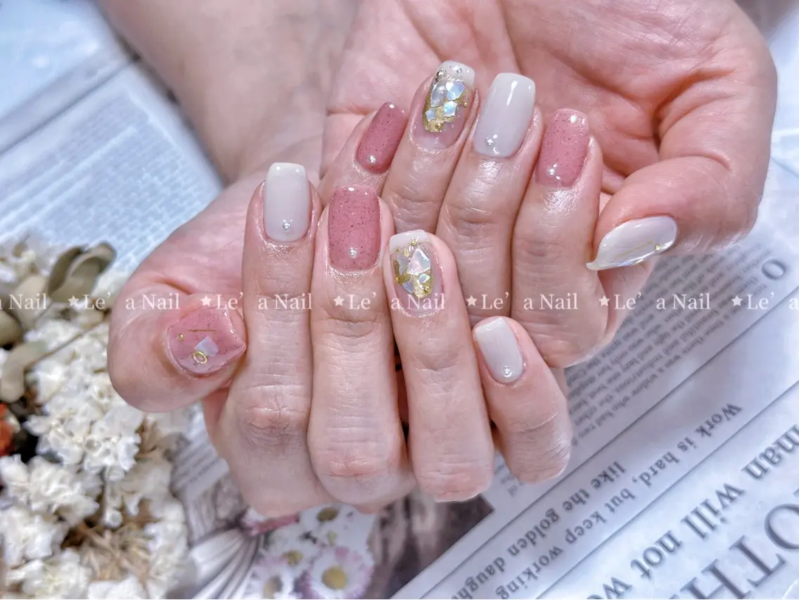 ミディアム カラー ネイル Le’a NailSalonのネイルデザイン