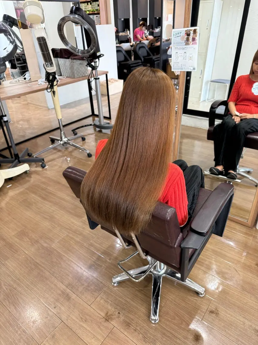 ロング カラー ベージュカラー 鈴村 桃花のヘアスタイル