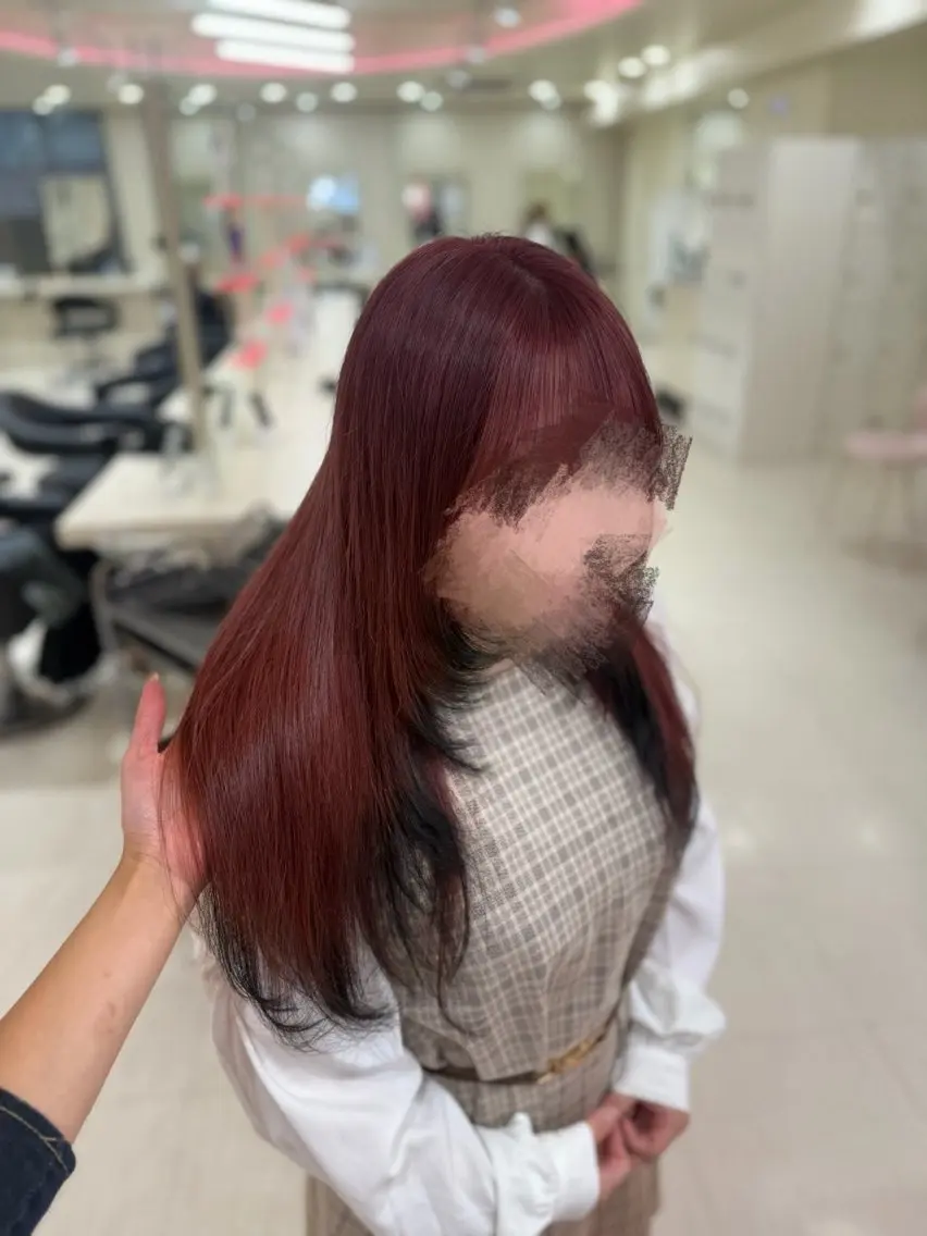 セミロング カラー ヘアアレンジ ヘアカラー トリートメント 🌈くれは🎨デザイ ン🌟ダメージレスのヘアスタイル