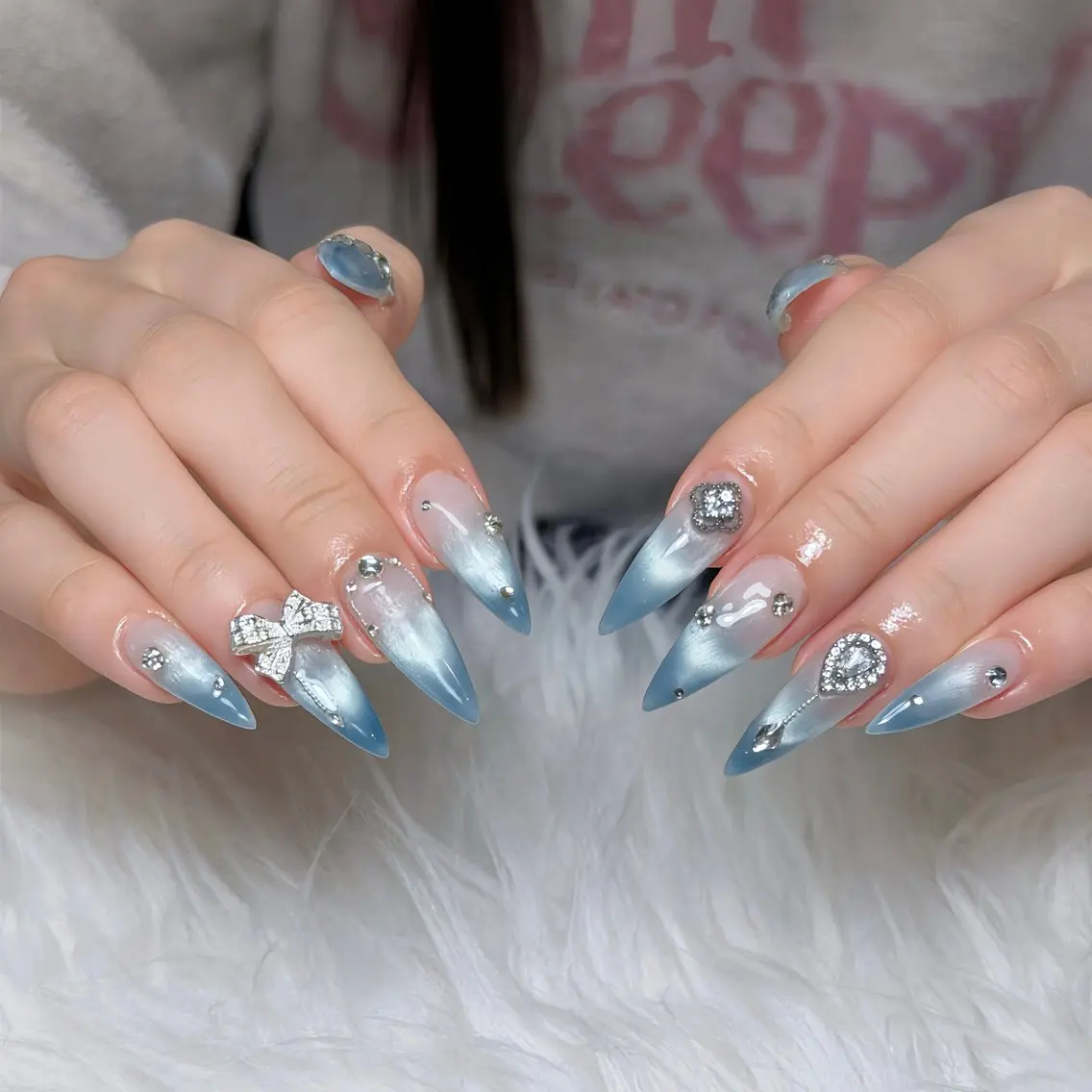 ネイル オーロラネイル ボルドー ブラウン 氷ネイル・うるうるネイル キラキラネイル ハンドネイル Julli NailStudioのネイルデザイン