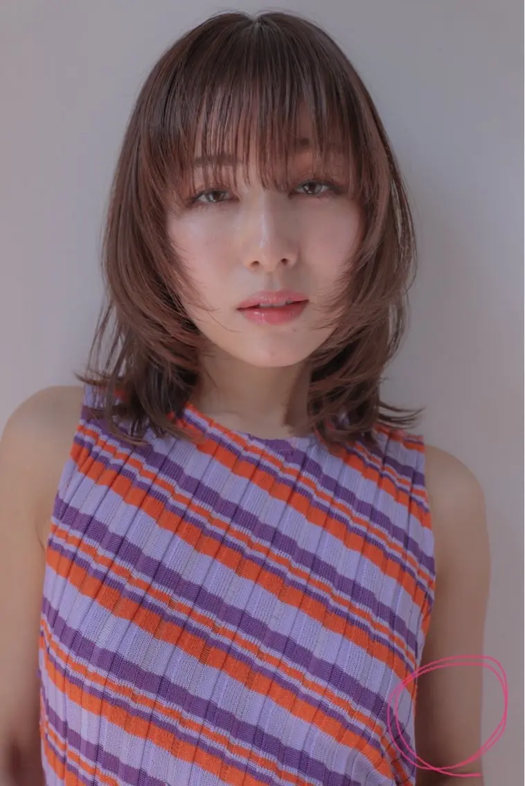 ミディアム 柔らかい艶暖色 レイヤー🫧姫汝のヘアスタイル