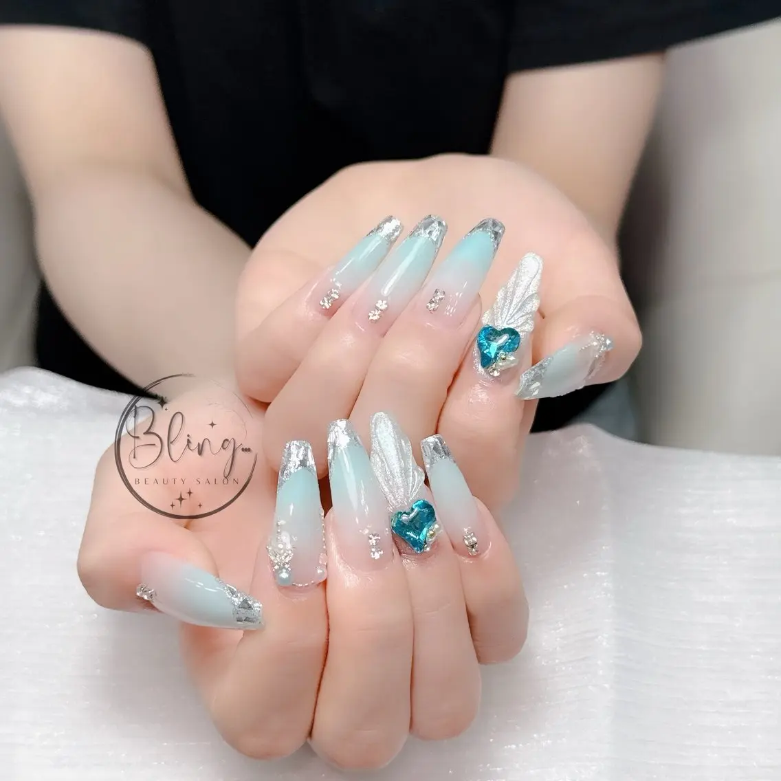 ロング 韓国風ヘア ハンドネイル Bling Salonのネイルデザイン