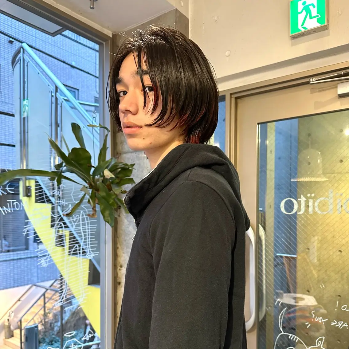 ミディアム カラー メンズ メンズブリーチ メンズウルフカット ブリーチ レッドカラー ウルフカット カット ヘアカラー 🌈圧倒的デザイン パーマ　関和希のヘアスタイル