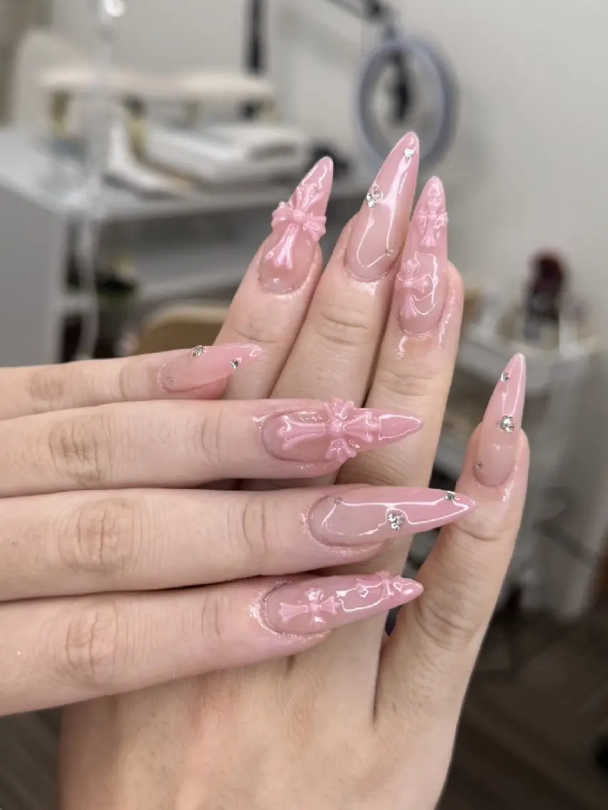 ネイル 氷ネイル・うるうるネイル マットネイル ニュアンスネイル リボン 夏ネイル ハンドネイル rina nailのネイルデザイン