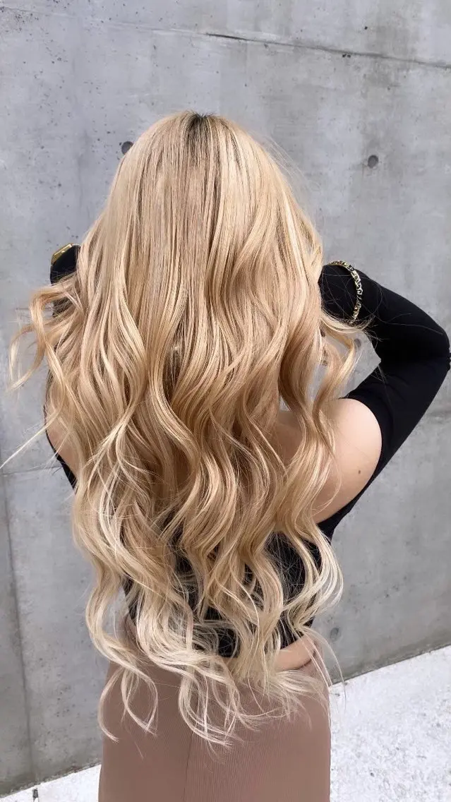ロング カラー 髙野 未衣菜のヘアスタイル
